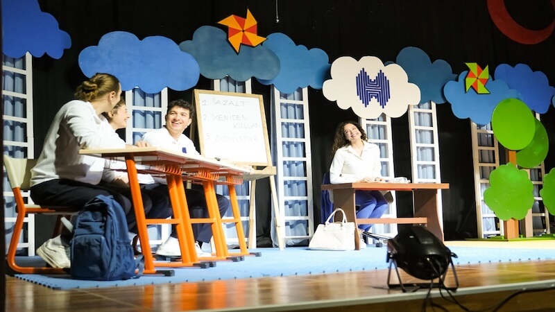 Halkbank Çocuk Tiyatrosu 19 Şehirde 50 Gösterimle Sahne Alıyor!